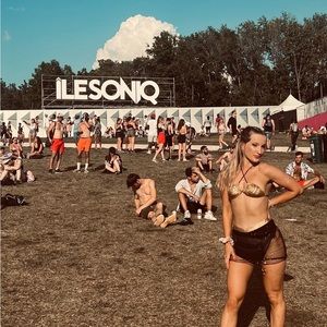 Full SHEIN gold outfit with skirt WORN ONCE